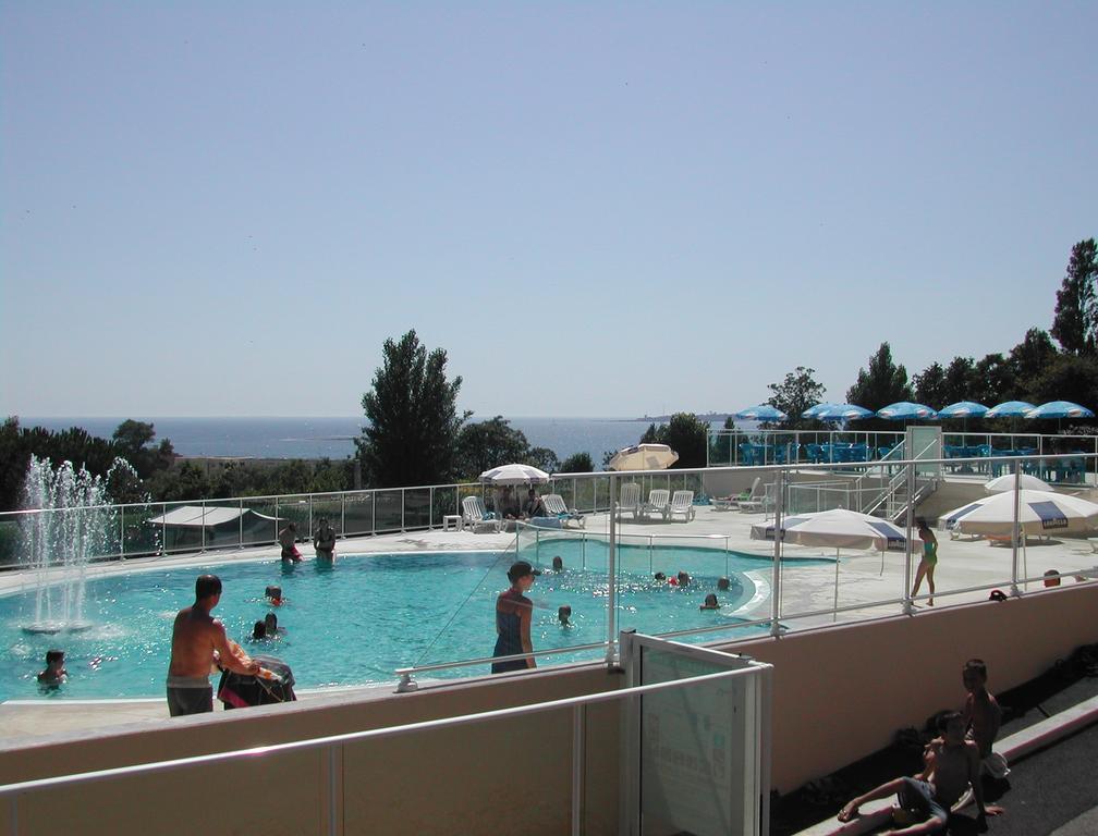 Camping Les Sables Blancs 콩카르노 외부 사진